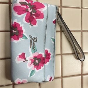 Guess Wristlet